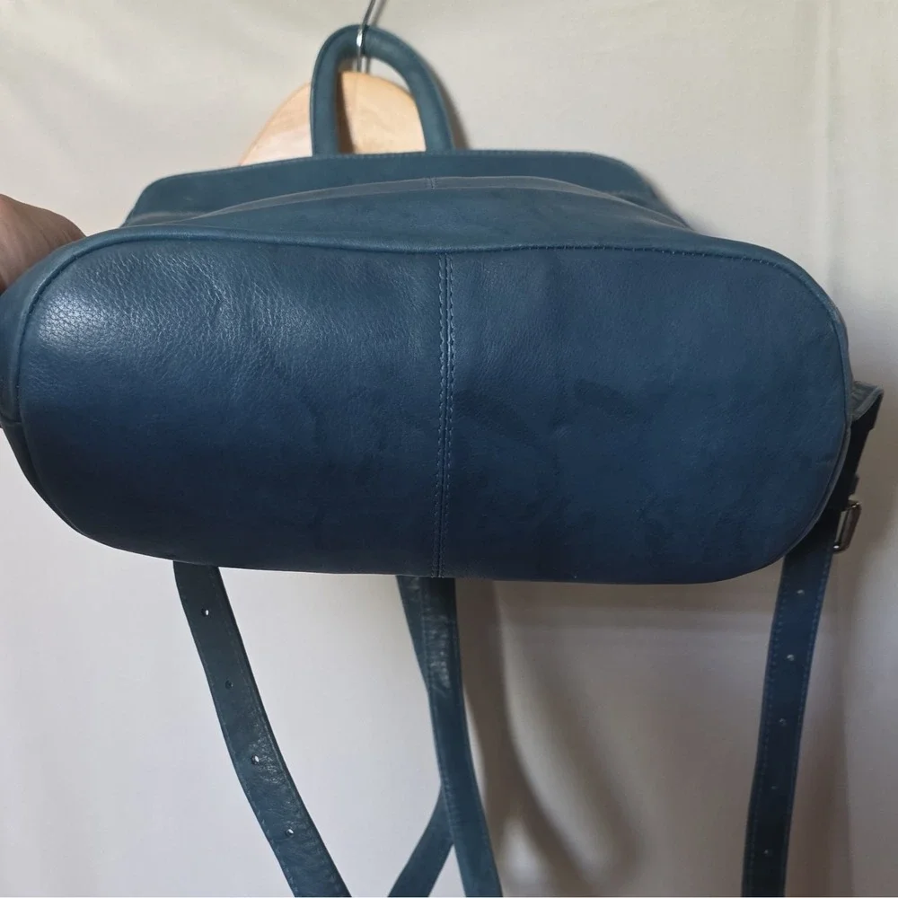 ili New York Blue Gen Leather Backpack Zip- Lined Pockets Silver Hardware